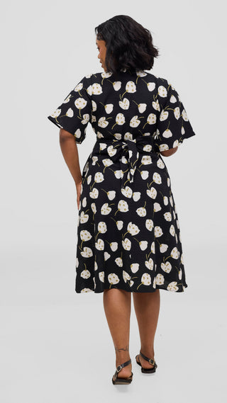 Safari by Vivo Zehra Tie Waist Kimono Dress - Black Textured Print