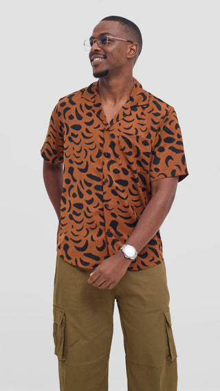 Shiv & Shikie X Safari Printed Short Sleeve Shirt - Brown / Black Ezi Print